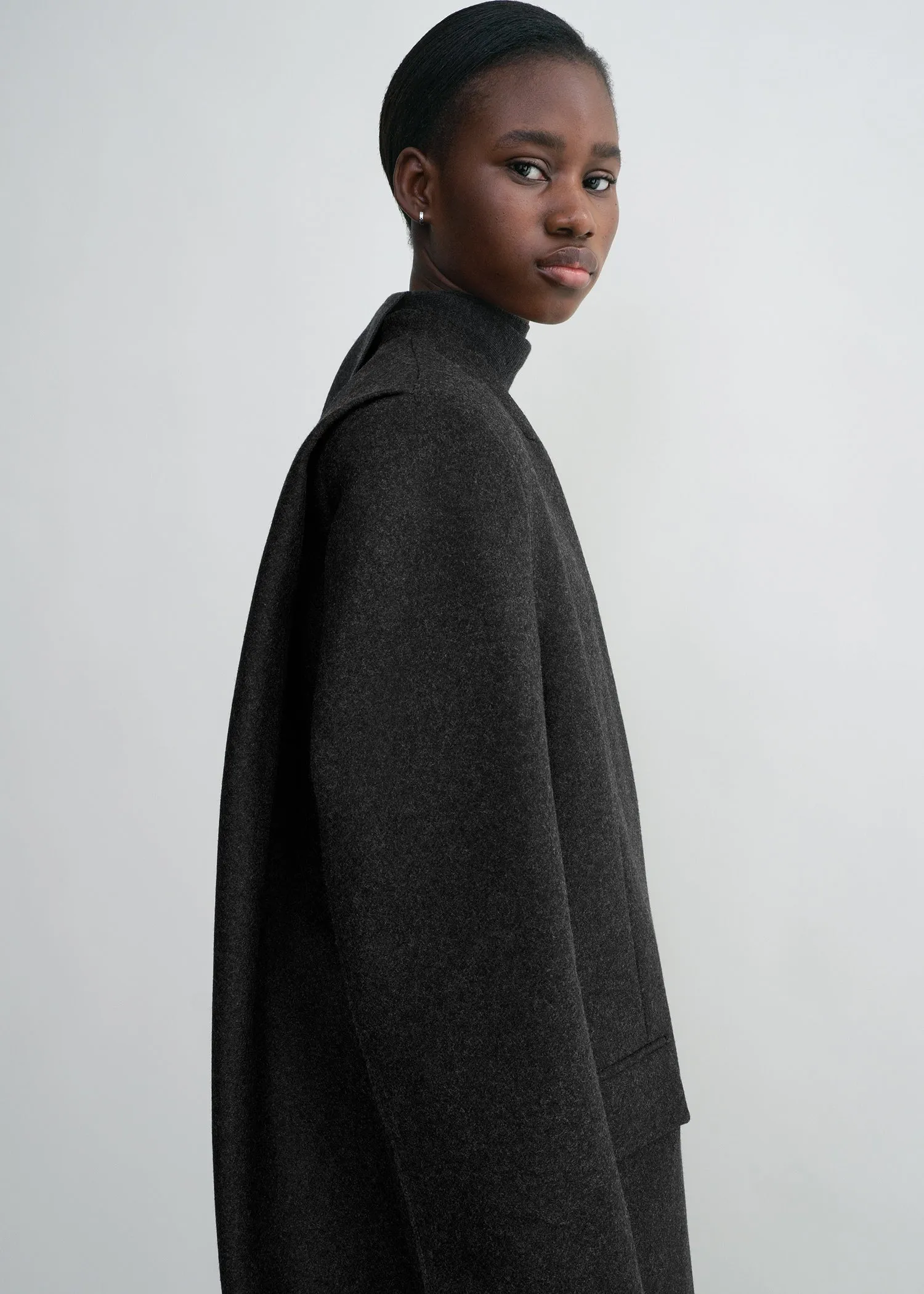 Deep pleat coat charcoal melange