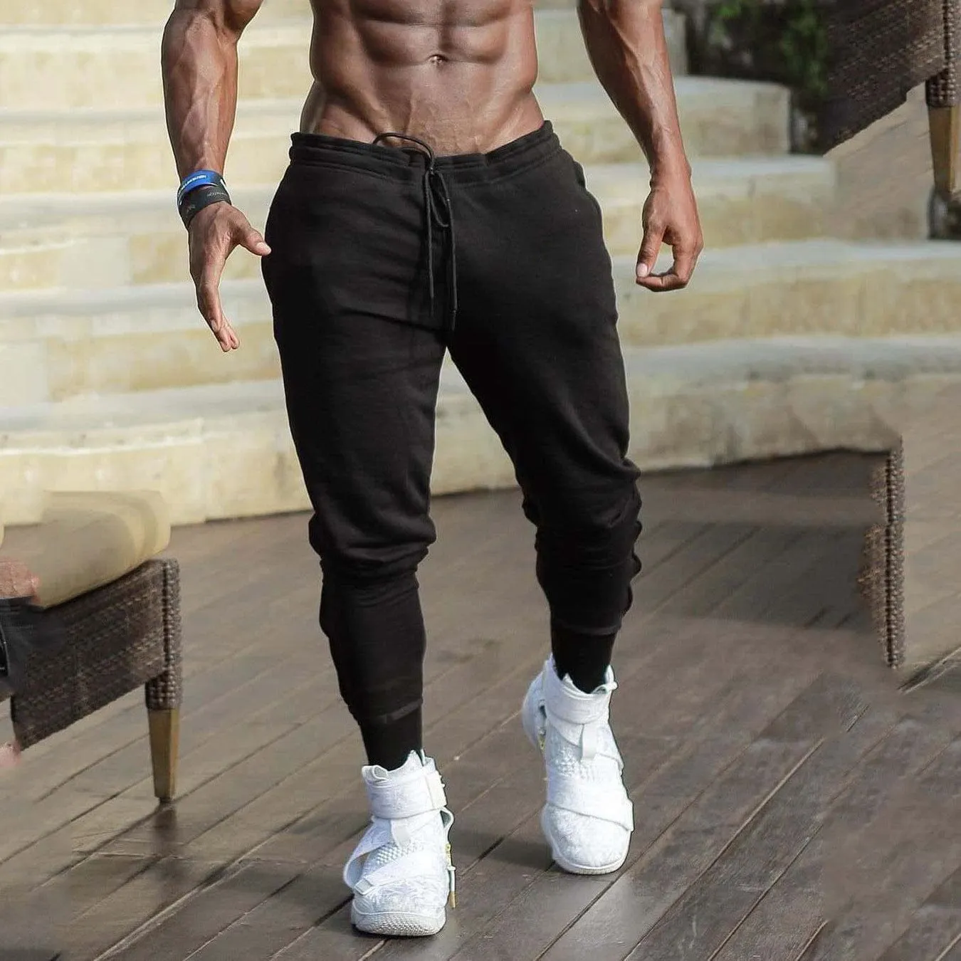 Slim-fit Cropped Muscle Jogger